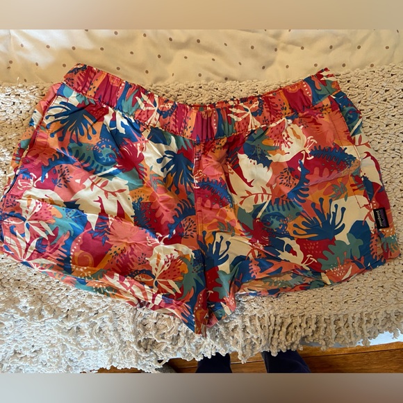 Patagonia barely baggies shorts 2 1/2 - Picture 1 of 2